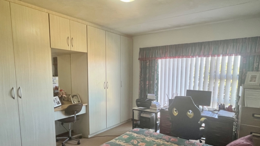 4 Bedroom Property for Sale in Reebok Western Cape